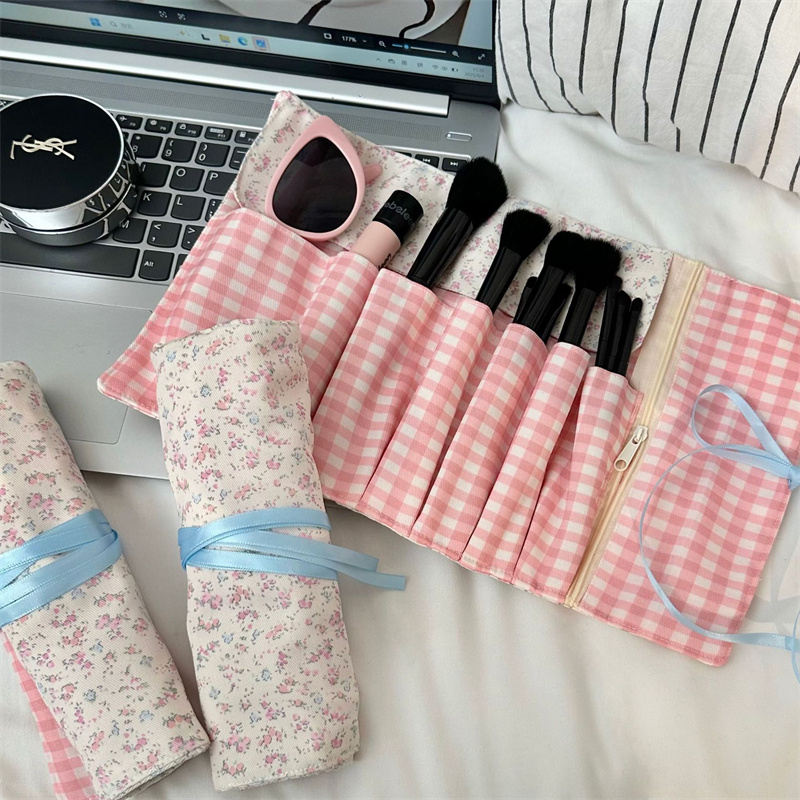 Beauty Makeup Bag - 花柄チェック柄生地のメイクブラシ収納バッグ 多ポケットジッパー付きコスメ収納バッグ 大容量美容ツールオーガナイザー