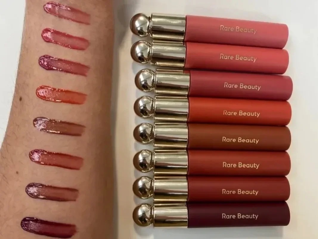 レアビューティー リップスティック リキッドブラッシュ ハイ - Lip Gloss Plumping のレビューと価格