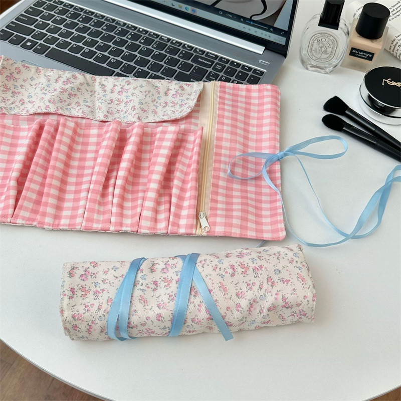 花柄チェック柄生地のメイクブラシ収納バッグ 多ポケットジッパ - Beauty Makeup Bag のレビューと価格