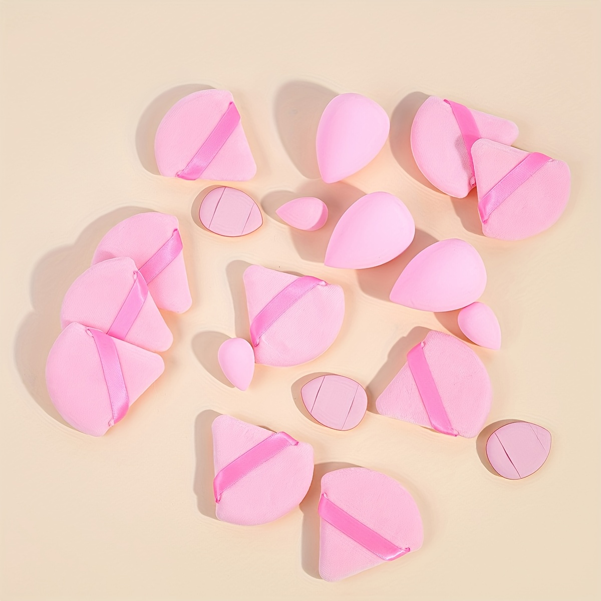 19点プロフェッショナルセット（黒と茶色の三角形、丸型、涙型 - Beauty Makeup Blender のレビューと価格