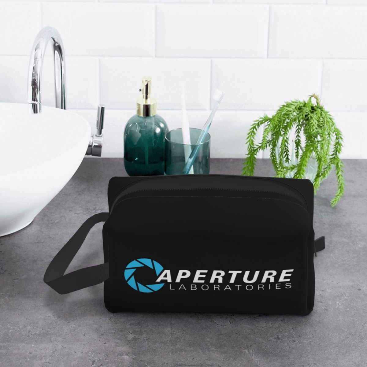 Aperture Science Laboratories  - Beauty Lab Makeup のレビューと価格
