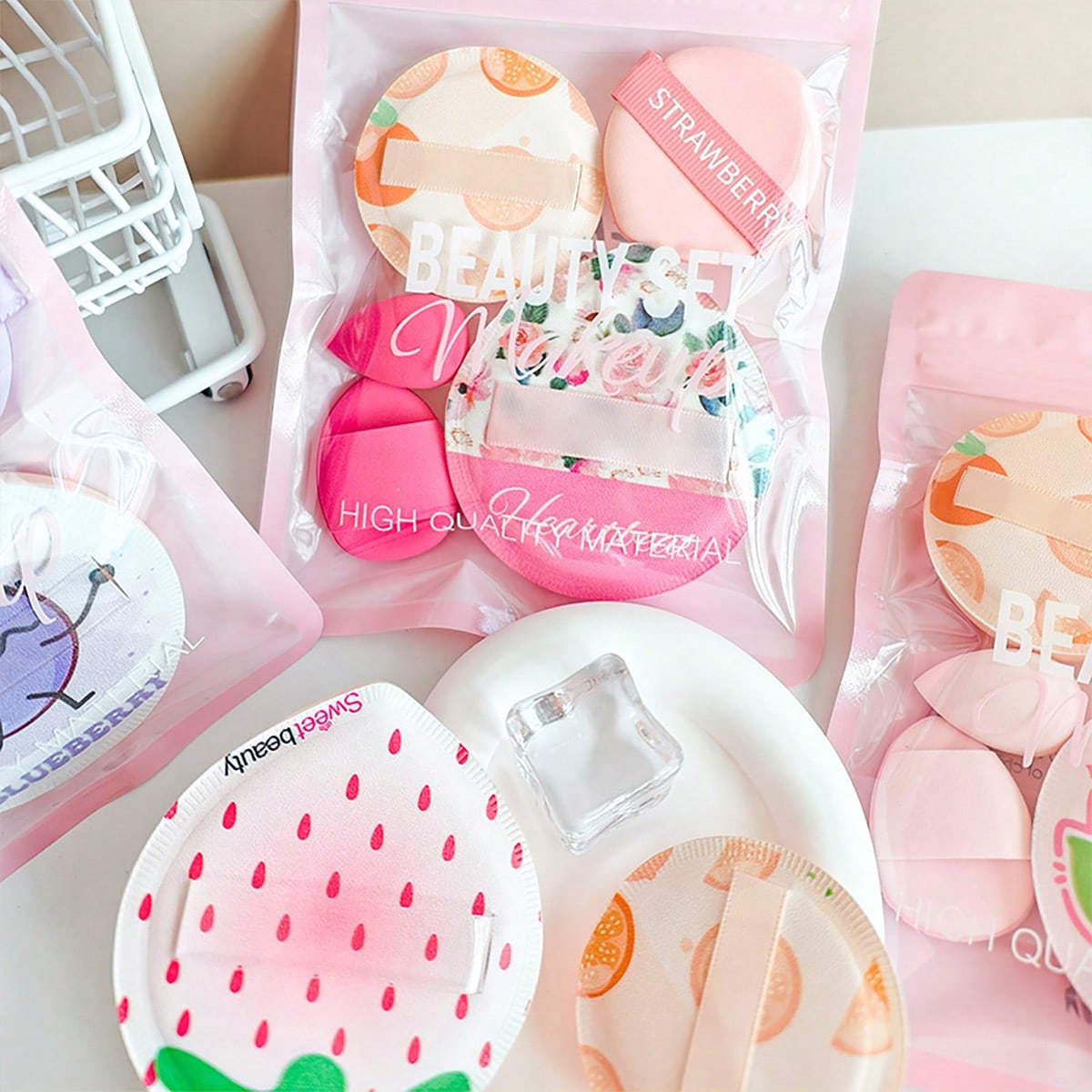 5個入り 厚みのあるマシュマロパウダーブラシ パウダーコンパ - Beauty Makeup Blender のレビューと価格